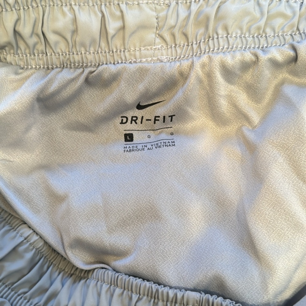Nike Dri Fit Shorts - Picture 3 of 4